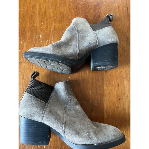 Born light tan suede ankle boots with heel - Picture 3 of 8